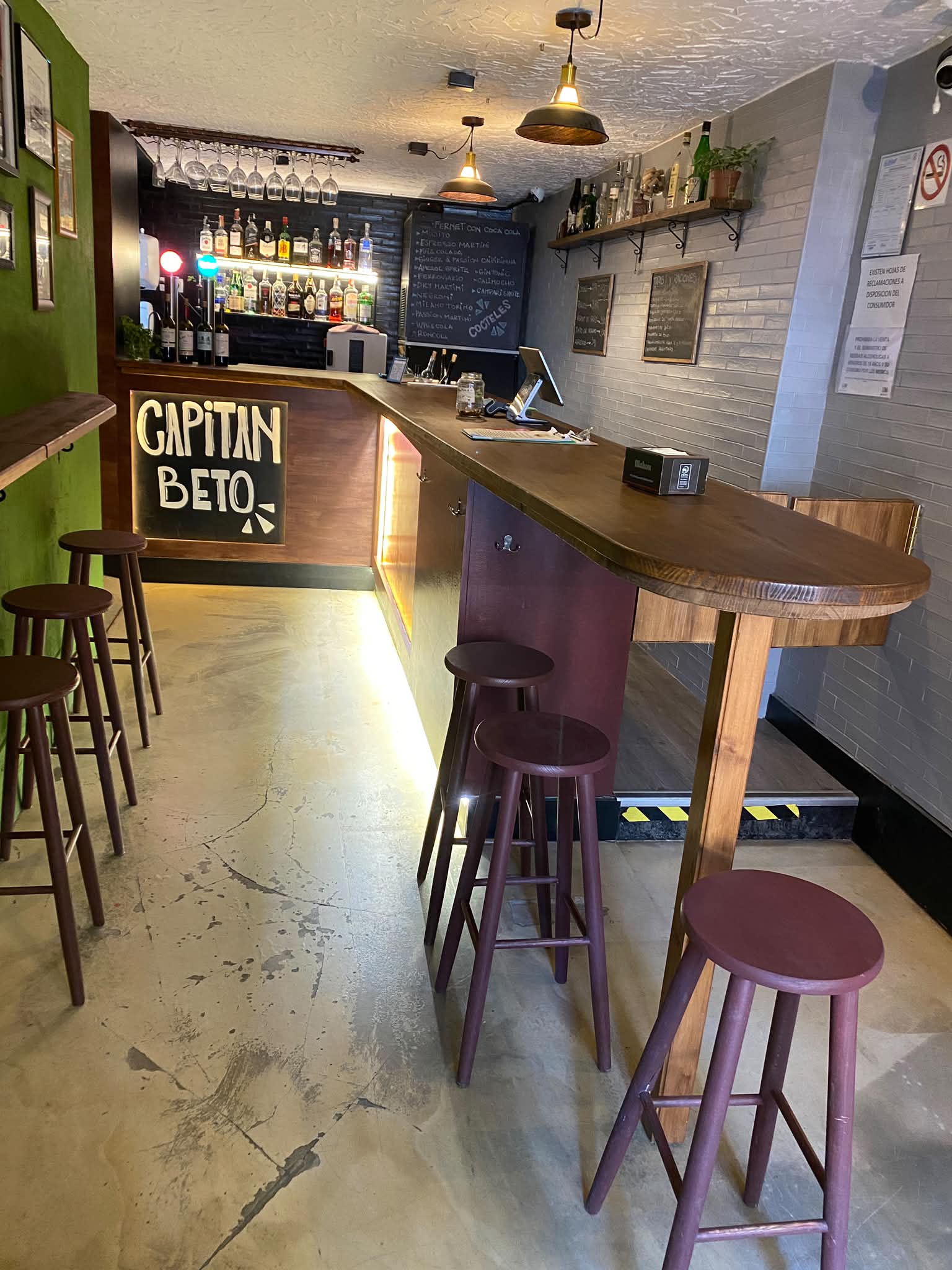 La barra de Capitán Beto
