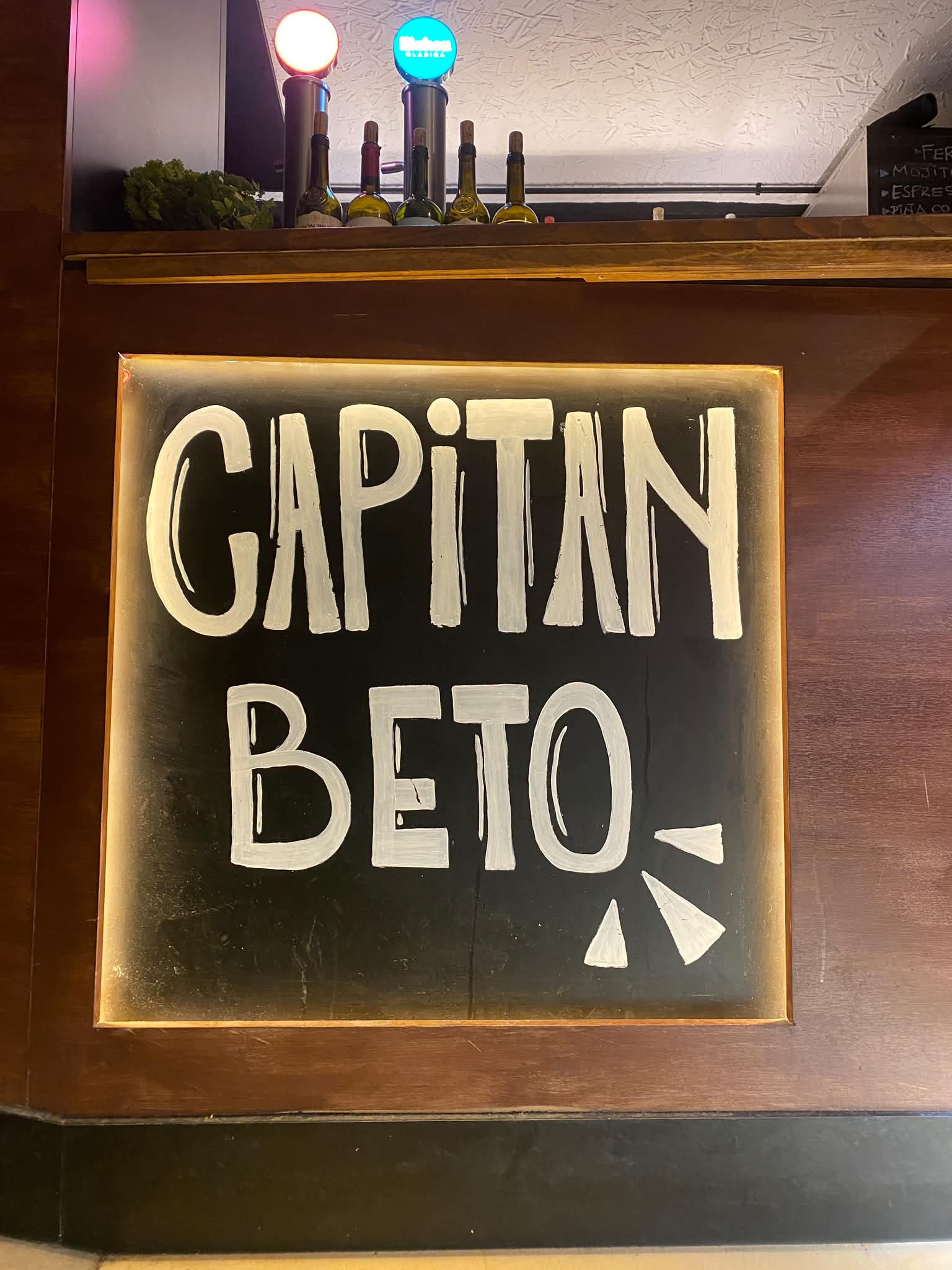Cartel pintado a mano